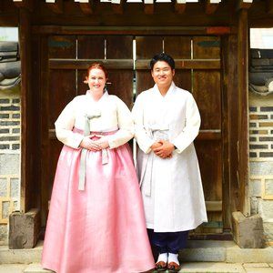 Meet your Poshers, Jaenam and Julia